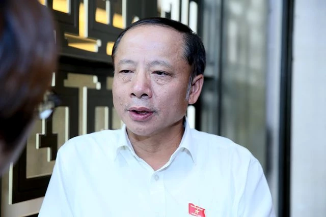 Đại biểu Quốc hội Nguyễn Văn Thân trao đổi bên lề Quốc hội.