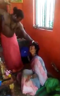 Ám ảnh cách chữa bệnh "dị" của pháp sư, chỉ đòn roi, la hét...