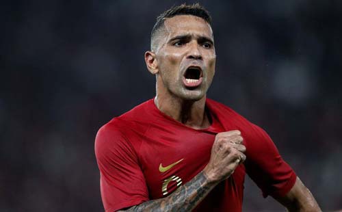 U22 Indonesia ngóng từng giờ chờ 'sát thủ' 40 tuổi của Madura United