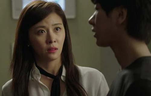 Đang "ăn chả", người vợ bỗng bắt gặp chồng "ăn nem" trong khách sạn xa thành phố