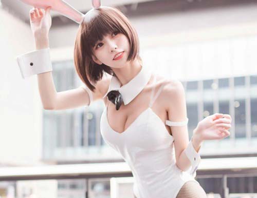 "Nàng thỏ" khiến ai cũng xuyến xao vì vóc dáng gợi cảm, gương mặt non tơ