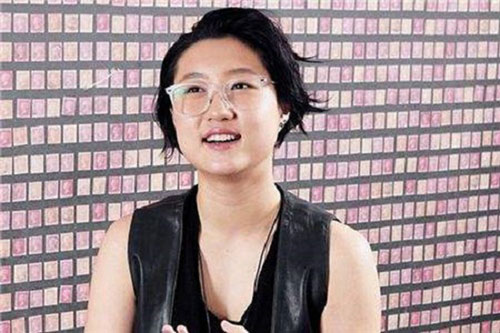 Góc khuất cuộc đời con gái bị bỏ rơi của Thành Long