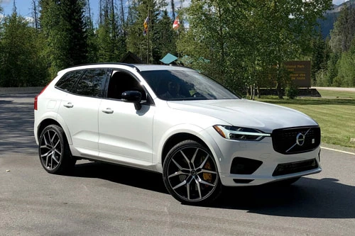 9. Volvo XC60 2020 (giá khởi điểm: 40.795 USD).