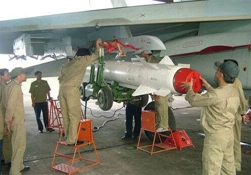 Dàn vũ khí chống hạm cực mạnh trang bị trên tiêm kích Su-30MK2V Việt Nam