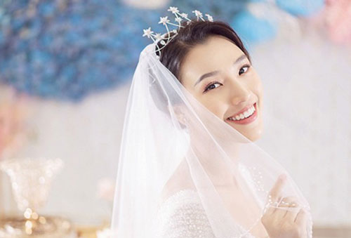 MC Hoàng Oanh và bạn trai ngoại quốc chuẩn bị làm đám cưới