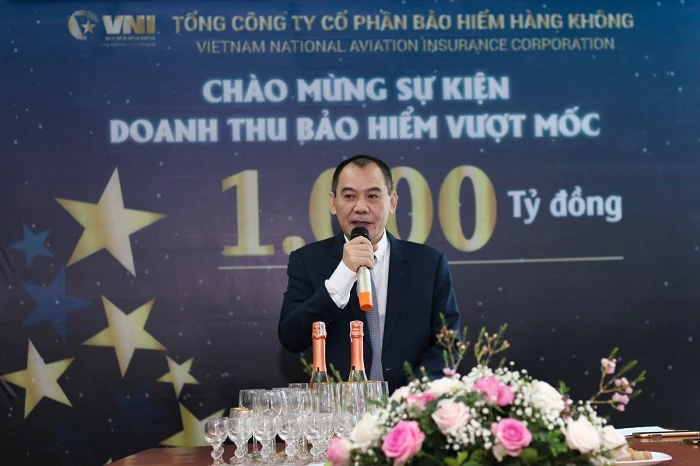 Ông Trần Trọng Dũng, Tổng Giám đốc VNI phát biểu chào mừng sự kiện VNI vượt mốc 1.000 tỷ doanh thu bảo hiểm