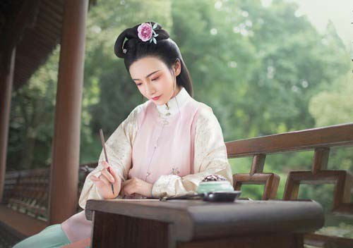 Cuộc đời của mỹ nhân được ca tụng là tài sắc song toàn, hoàn hảo nhất thời cổ đại