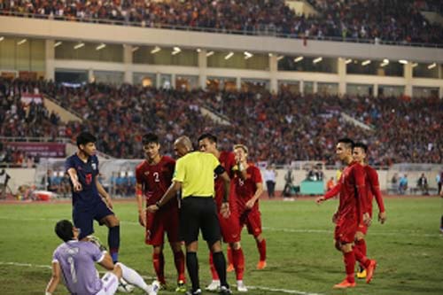 Chấm điểm Việt Nam vs Thái Lan: 'Người nhện' Văn Lâm tỏa sáng