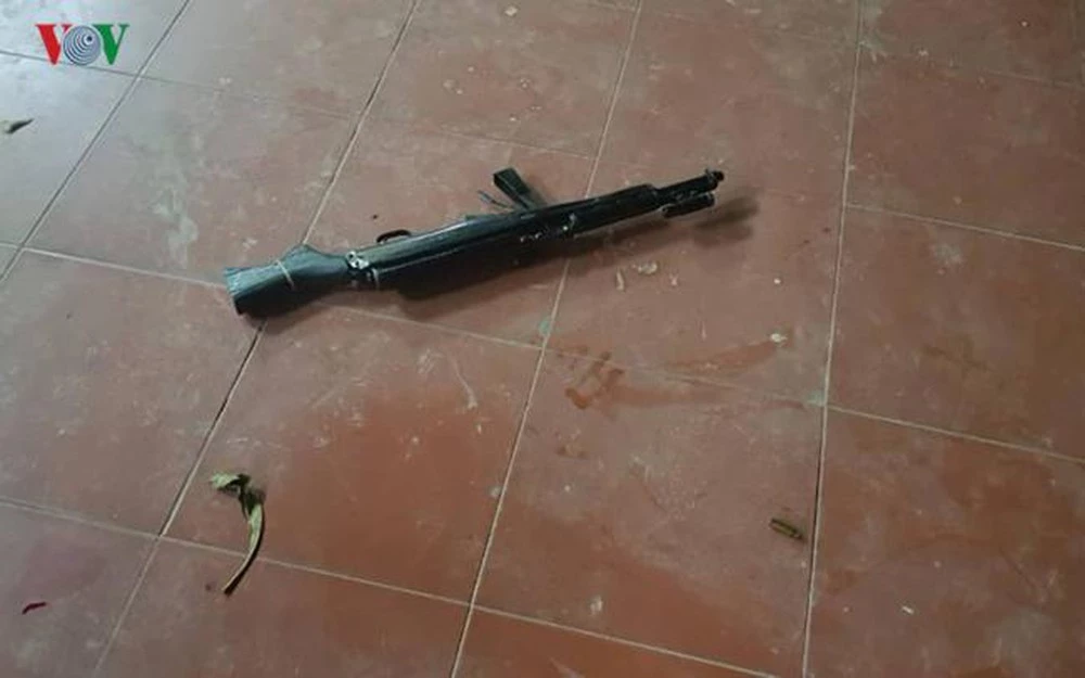 Hiện trường sân chùa Phủ Liễn và khẩu súng CKC do Nông Văn Lâm gây án bất thành (ảnh TL)