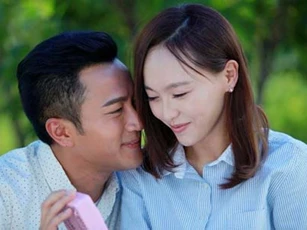Dằn vặt, đòi ly hôn vì chồng hay "mất tích bí ẩn", vợ bật khóc khi biết lý do