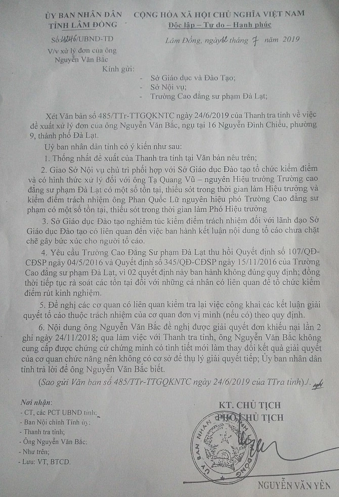 Văn bản của UBND tỉnh Lâm Đồng yêu cầu phải "có hình thức xử lý" đối với ông Tạ Quang Vũ, nguyên Hiệu trưởng Trường CĐSP Đà Lạt (Ảnh: VH)