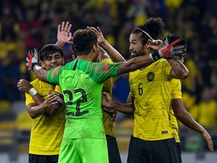 CLIP: Malaysia nhẹ nhàng ‘làm gỏi’ Indonesia