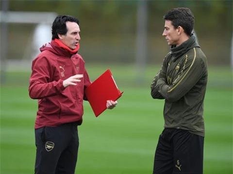  Emery đánh giá Koscielny không đúng mức nhưng lại sử dụng anh quá mức