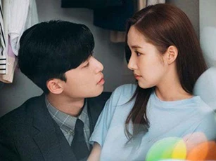 Đêm trước ly hôn người chồng bạo lực, tôi đã mềm lòng rơi vào bẫy của anh ta