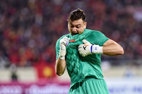 Văn Lâm nói gì sau màn trình diễn chói sáng trước Thái Lan?