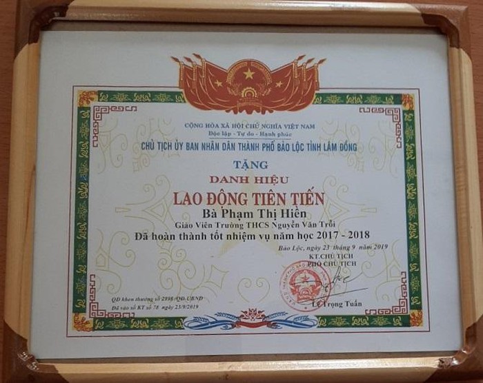 Bài 4: Giáo viên 'dám nói to với ngành giáo dục Bảo Lộc' đã được công nhận danh hiệu thi đua