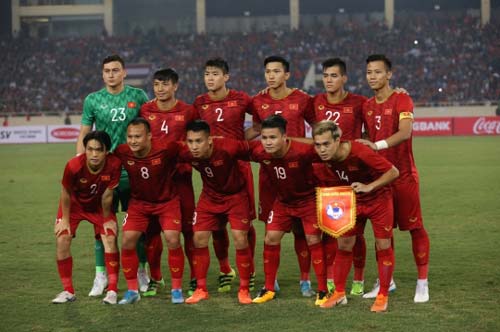 Đội hình CHÍNH THỨC Việt Nam đấu Thái Lan: Tiến Linh lĩnh xướng hàng công