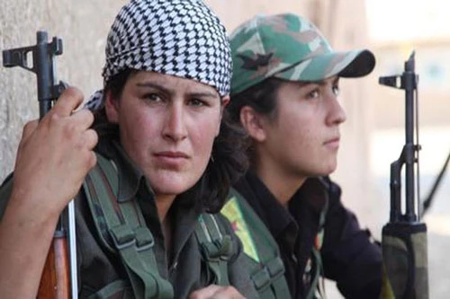 Nữ chiến binh người Kurd.