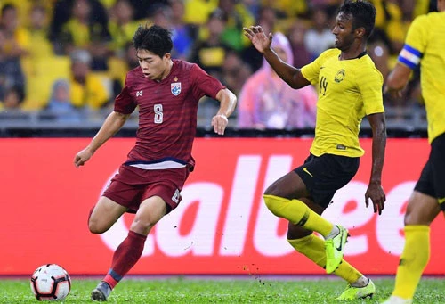 Trận thua ngược 1-2 trước người Mã khiến Thái Lan tụt xuống vị trí thứ hai và chỉ đang nhiều hơn UAE 1 điểm.