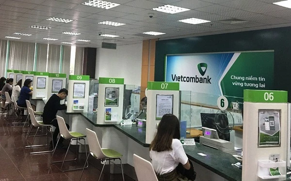 Vietcombank công bố hạ lãi suất cho vay 0,5%/năm trong 2 tháng cuối năm nay ở mọi kì hạn cho tất cả doanh nghiệp.