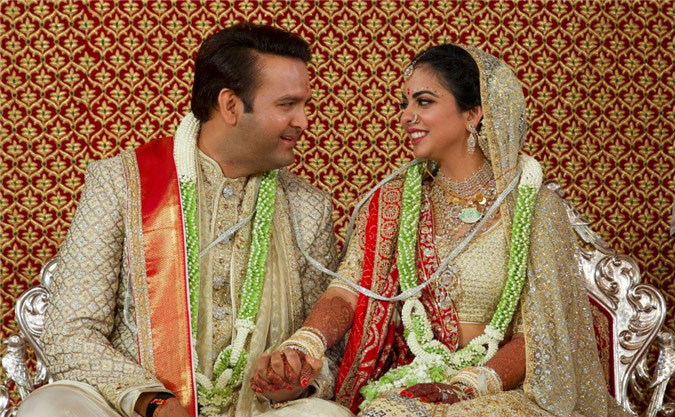 Cuộc sống xa hoa của ái nữ tỷ phú giàu nhất châu Á