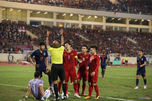 Cựu trọng tài Ngoại hạng Anh: "Việt Nam phải được công nhận bàn thắng"