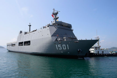 Sức mạnh tàu đổ bộ “khủng” nhất Đông Nam Á vừa đến Việt Nam