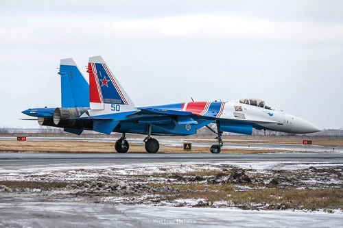 Các máy bay Su-35S được bổ sung vào biên chế của lực lượng bay trình diễn Những hiệp sĩ Nga được đánh số đuôi từ 50 tới 53. Nguồn ảnh: Livejournal.