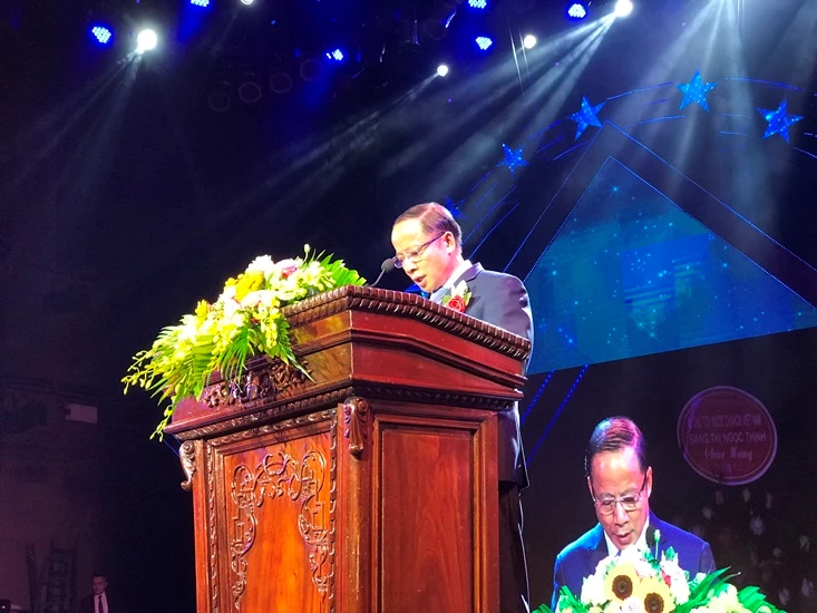  Mr. Nguyen Van Than - Chairman of Vietnam Association of Small and Medium Enterprises opened the Celebration. (Photo: Thế Hiển). Mr. Nguyen Van Than - Chairman of Vietnam Association of Small and Medium Enterprises opened the Celebration. (Photo: Thế Hiển).