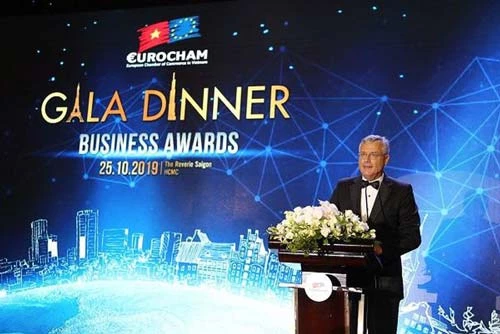 Chủ tịch EuroCham Nicolas Audier phát biểu tại Gala Dinner.