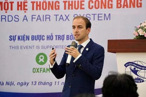 Ông Johan Langerock, Chuyên gia về chính sách thuế, Tổ chức Oxfam phát biểu tại Diễn đàn.