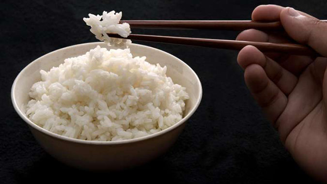 Thêm 1 thìa này vào khi nấu cơm, người khó giảm cân đến mấy cũng xuống cân vèo vèo