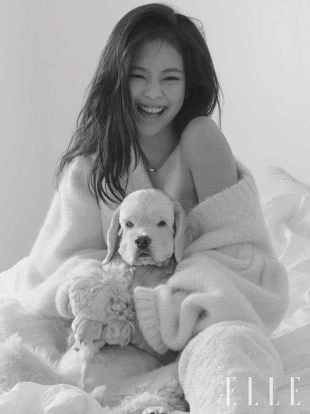 Nửa kín nửa hở, Jennie (BLACKPINK) càng khiến dân tình bấn loạn vì hờ hững bờ body cùng đôi chân dài trứ danh
