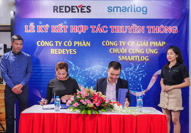 Redeyes được Smartlog “chọn mặt gửi vàng” hợp tác truyền thông chiến lược
