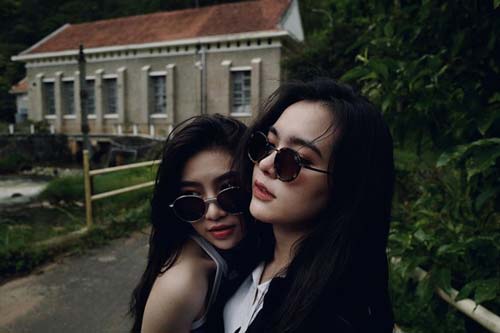 Đôi bạn thân 2k1 bị nhầm là chị em vì gương mặt, phong cách tương đồng