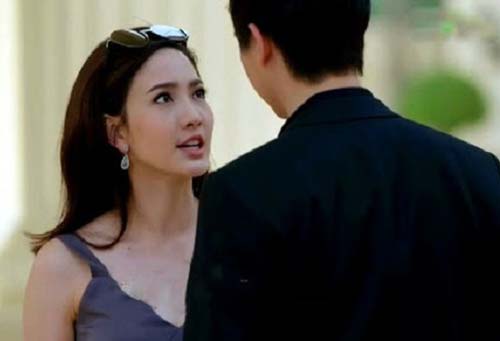 Bán lắc vàng của vợ để tổ chức sinh nhật cho người tình nhưng khi về nhà, chồng choáng váng thấy chiếc lắc nằm trên mặt bàn và tái mặt với hành động sau cuối của vợ