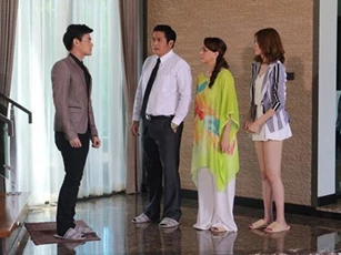 Mẹ chồng mắng xa xả khi phát hiện con dâu lén chuyển tiền cho phụ huynh