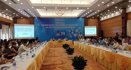 PGS.TS Bùi Quang Tuấn - Viện trưởng Viện Kinh tế Việt Nam phát biểu tại hội thảo.