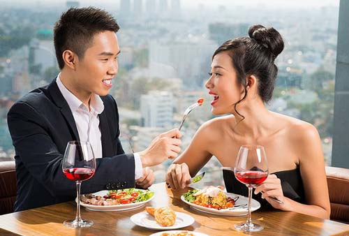 Không thể ngờ chồng trẻ 'hợp thức hóa' mối quan hệ với người tình bằng cách này