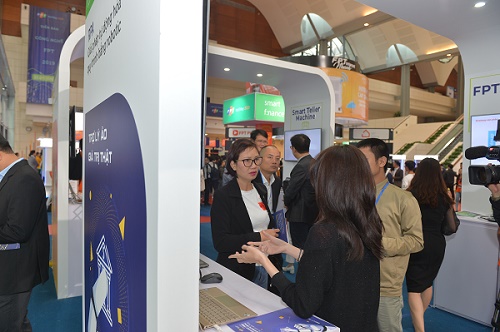 FPT trình diễn xe tự hành, trợ lý ảo AI và 65 giải pháp chuyển đổi số tại FPT Techday 2019