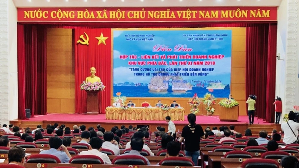 Toàn cảnh hội nghị.