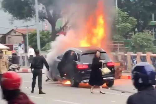 Vụ xe Mercedes gây tai nạn kinh hoàng: Nữ tài xế khai đạp nhầm chân ga