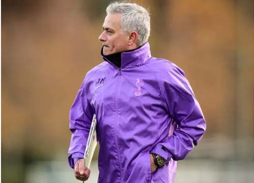 Mourinho nhận "trái đắng" ngay sau khi trở thành HLV Tottenham