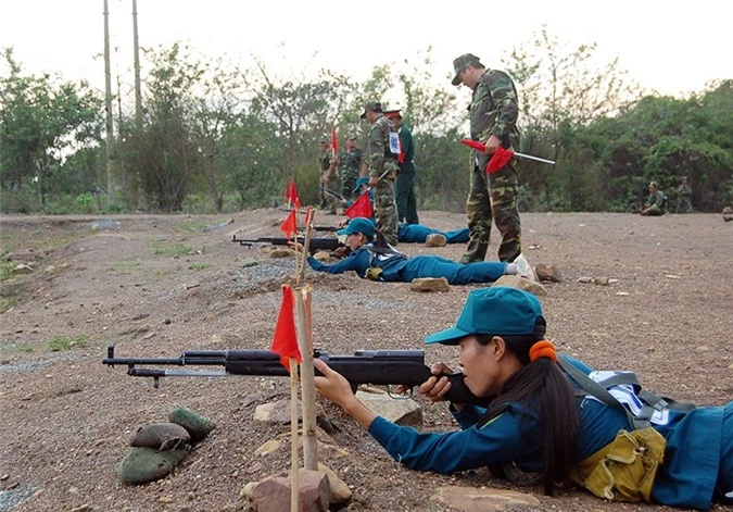 Ngo ngang thoi diem Quan doi Viet Nam san xuat thanh cong sung CKC-Hinh-12