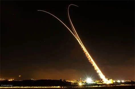 Palestine trut con mua rocket, 