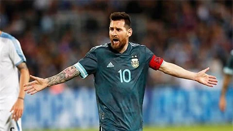 Messi không được Redknapp đánh gia cao bằng Ronaldo