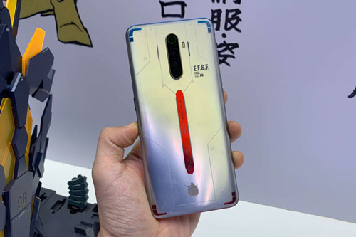 Mở hộp và trên tay Oppo Reno Ace phiên bản Gundam