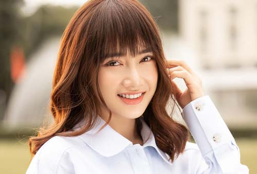 Nhã Phương khoe vẻ đẹp thanh xuân nhưng sao lại trông như "Song Hye Kyo phiên bản Việt" thế này