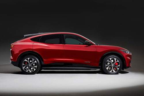 Đôi điều cần biết về Ford Mustang Mach-E 2021, giá hơn 1 tỷ đồng