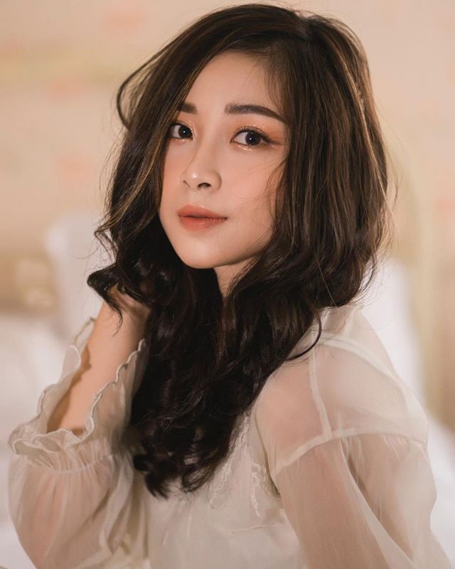 Cô giáo mầm non xinh đẹp bị đồn yêu Phan Văn Đức là ai?